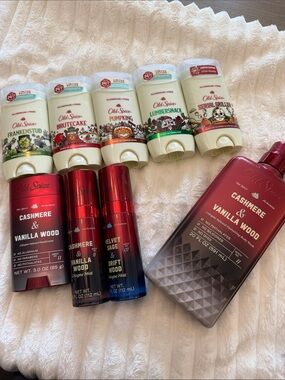 Old Spice Cashmere & Vanilla Wood Men’s Body Wash — Red